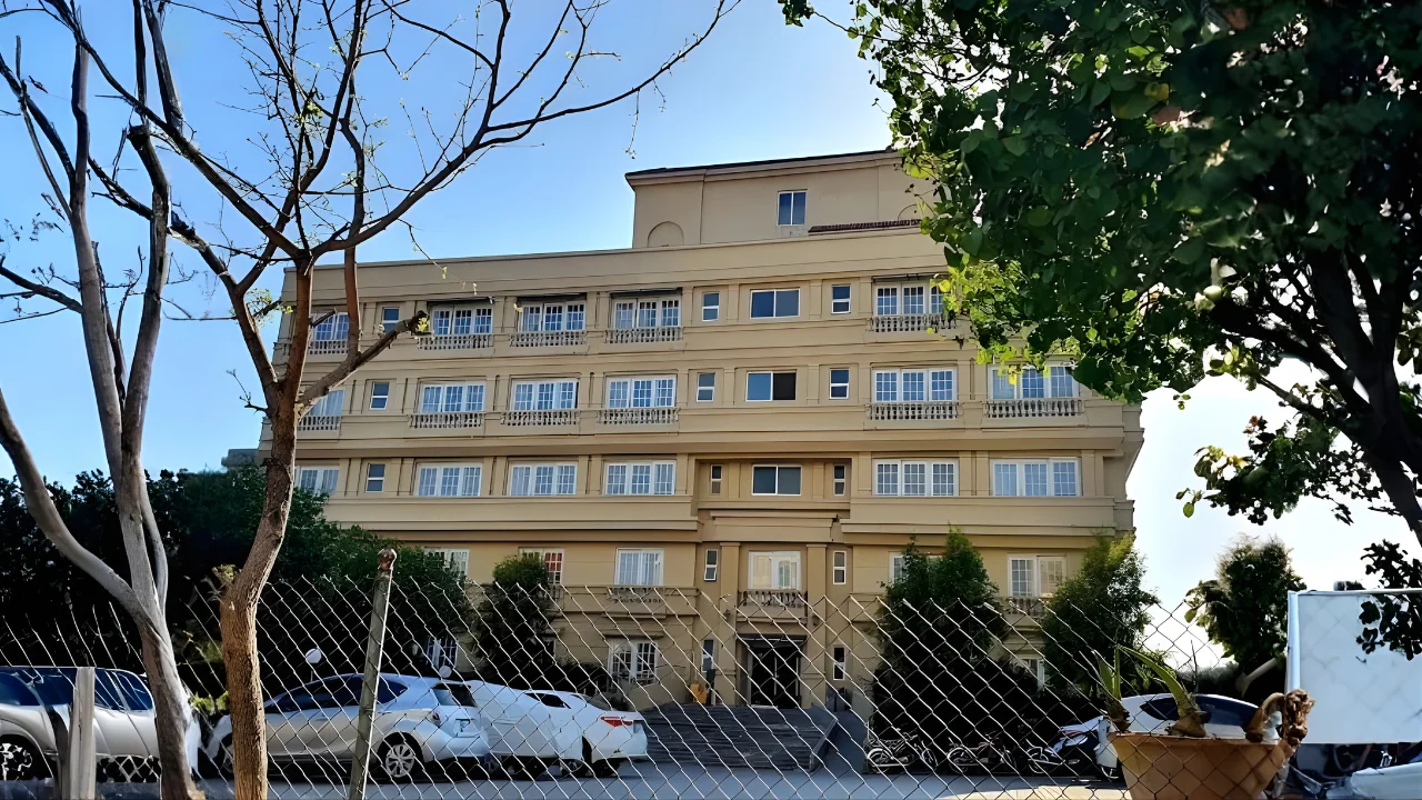 Mediterranean Apartments, Diplomatic Enclave